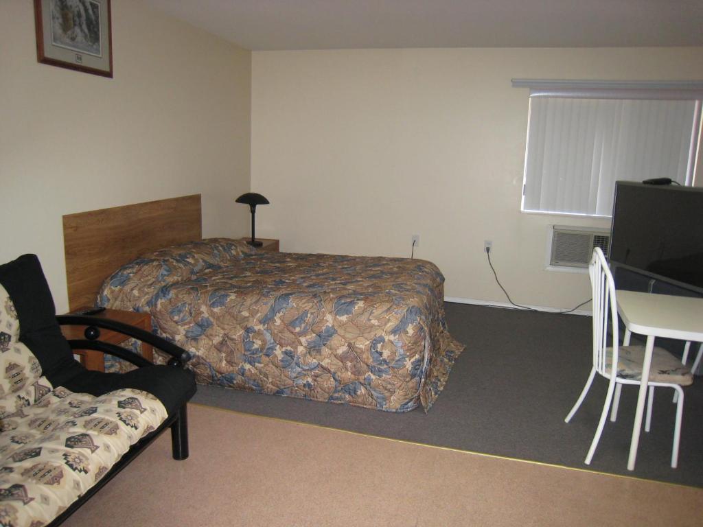 Fraser Bridge Inn And Rv Park Quesnel Room photo